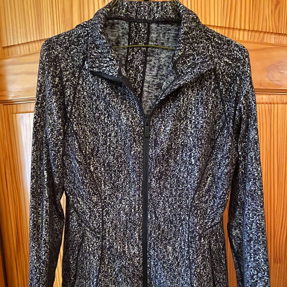 Lulu Zip Up